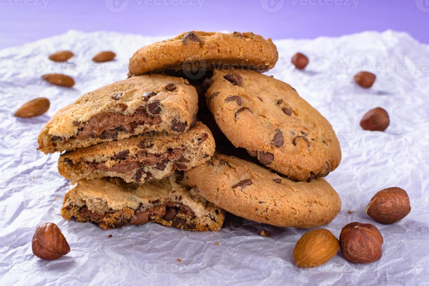 chocoladeschilferkoekjes, amandel-, noot-, hazelnootkoekjes. foto