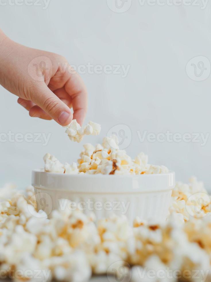 heerlijke gezouten popcorn foto