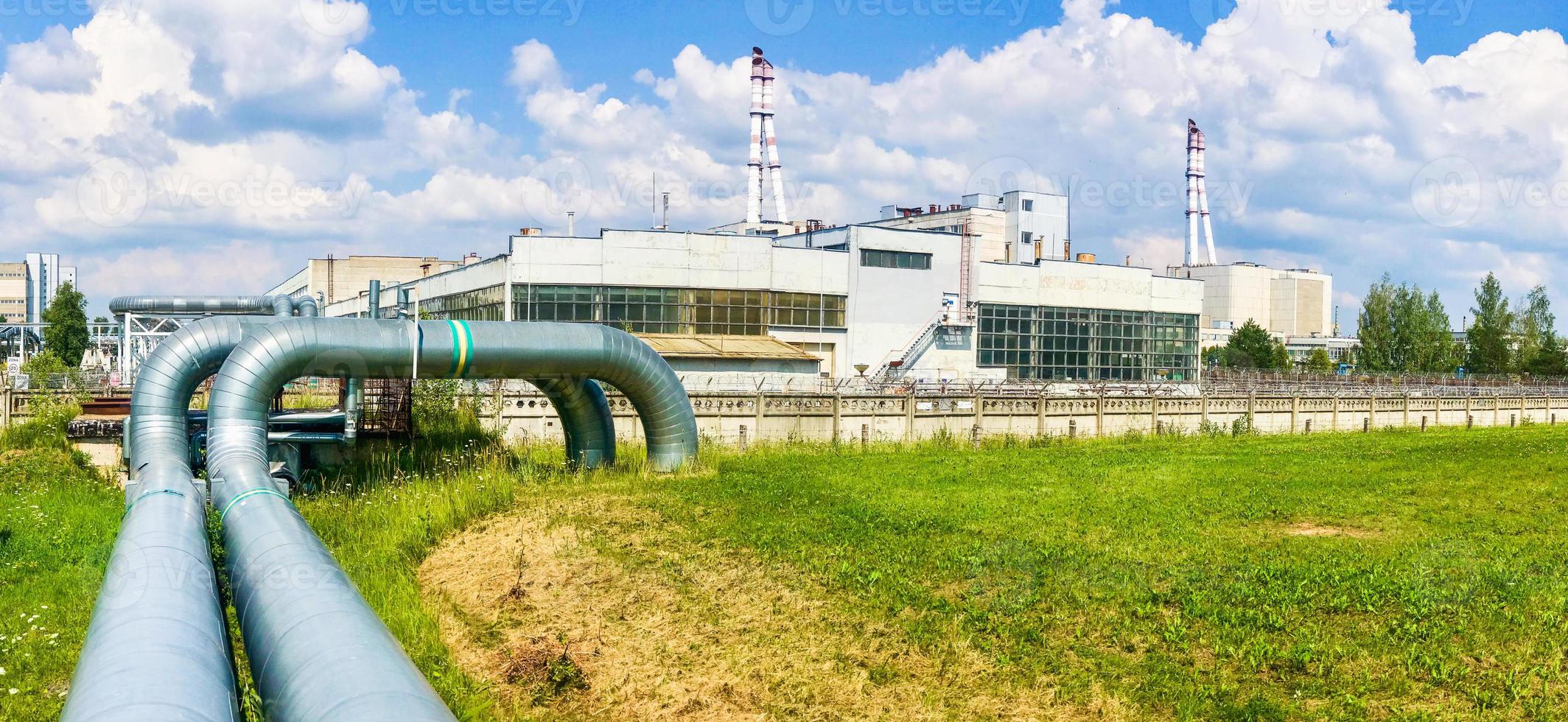 panoramisch uitzicht op de kernenergie-planeetzone van ignalina met groene natuur eromheen, litouwen foto