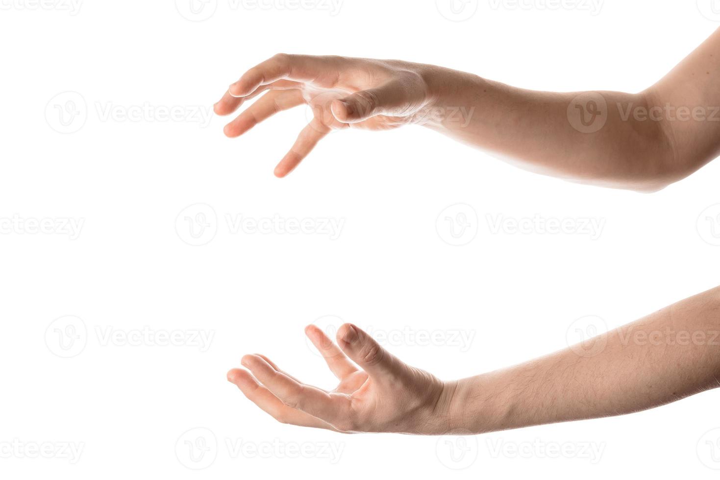 man hand vasthouden, grijpen of vangen van een object, handgebaar. geïsoleerd op een witte achtergrond. foto