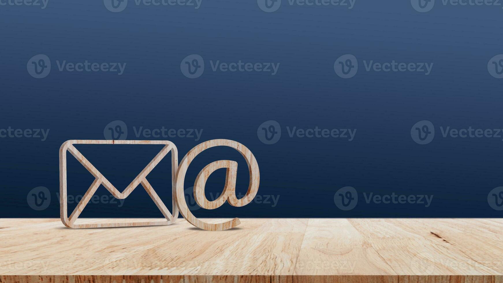 e-mail symbool Bij reclame en envelop, internet correspondentie. concept van e-mail adres, contacten en communicatie, bedrijf voorstellingen Aan de internet en sociaal media, terugkoppeling foto