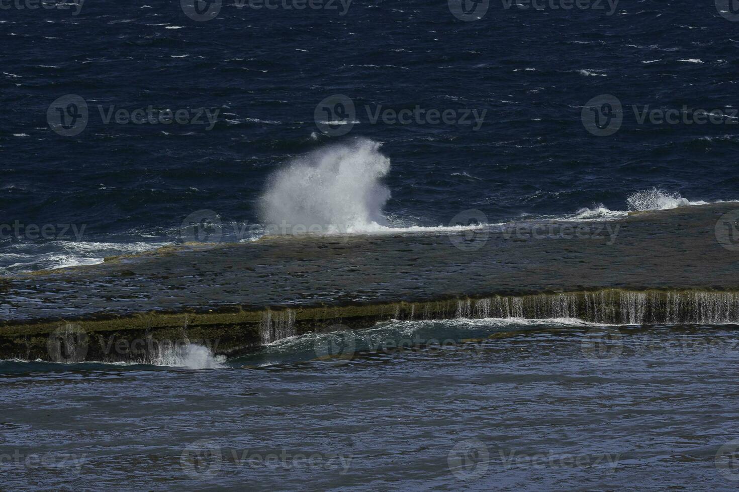 kust- landschap met kliffen in schiereiland valdés, Patagonië Argentinië. foto