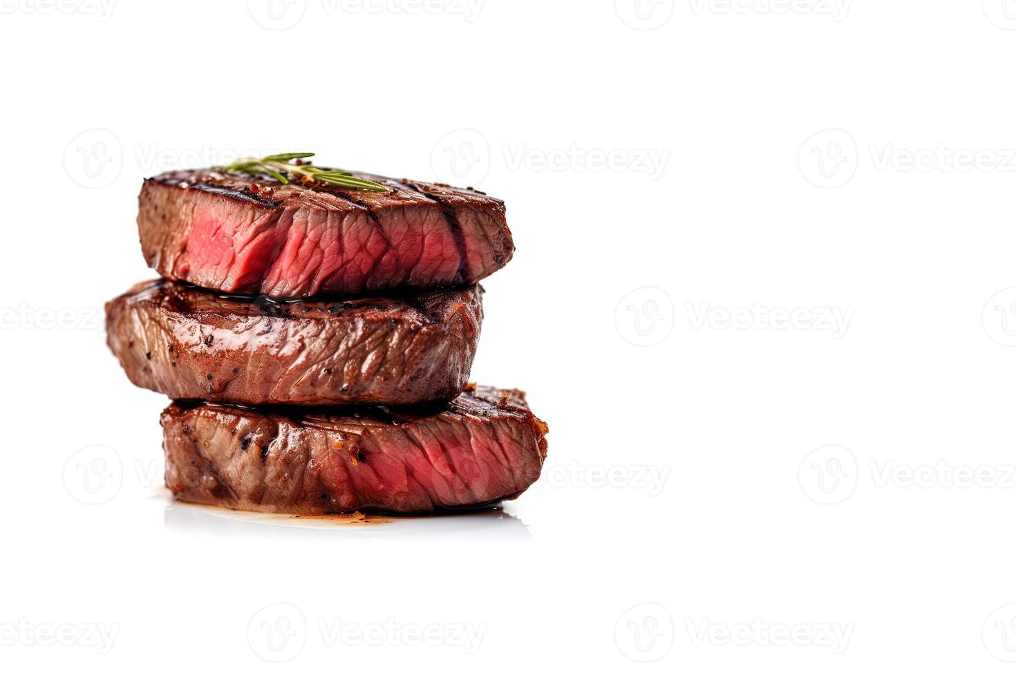 rundvlees steak medium gegrild geïsoleerd Aan wit achtergrond met kopiëren ruimte. ai gegenereerd foto