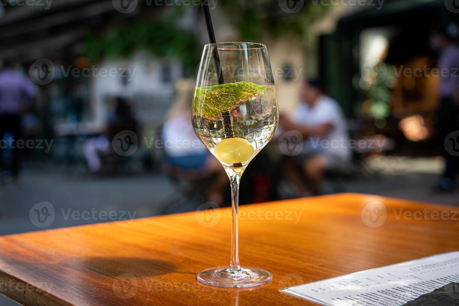 een glas mousserende wijn sparkling foto