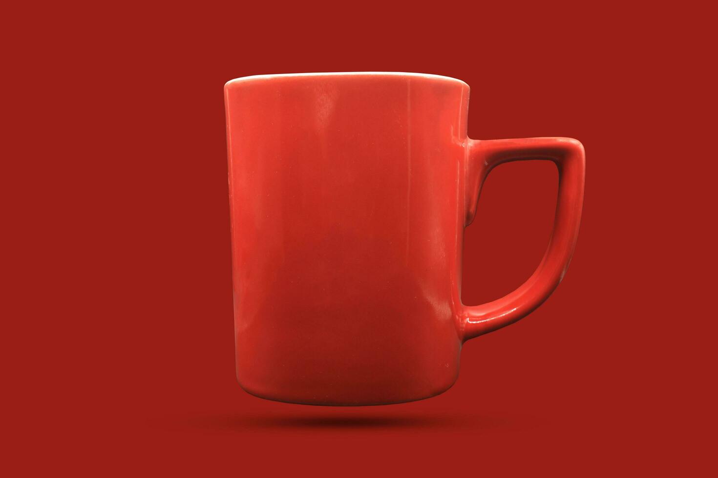 rood koffie mok rood achtergrond foto