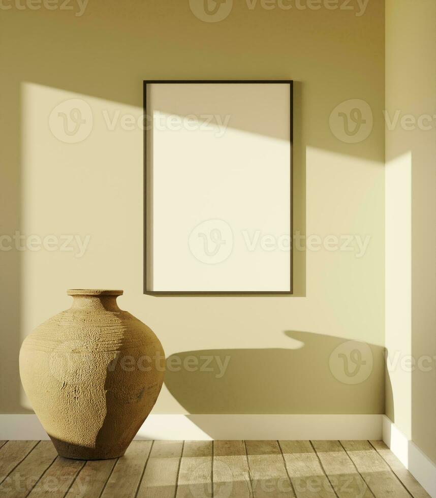 gemakkelijk minimalistische esthetisch kader mockup poster hangende Aan de groen muur met antiek vaas decoratie lit door zonlicht foto