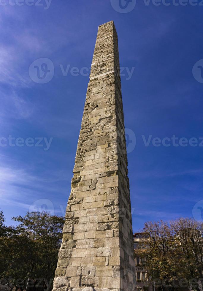 constantijn obelisk in istanbul, turkije foto