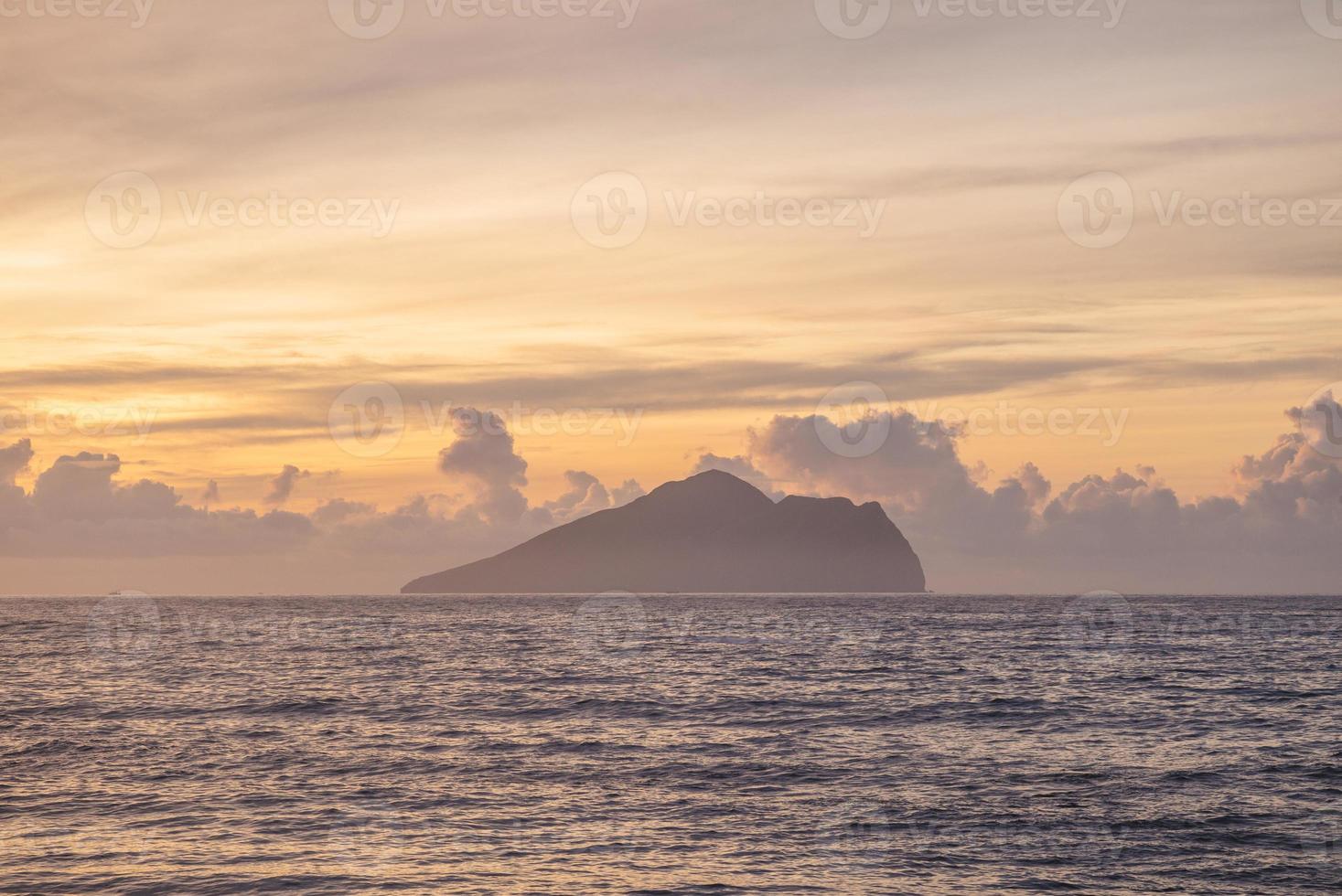 guishan eiland schildpaddeneiland in yilan county, taiwan foto