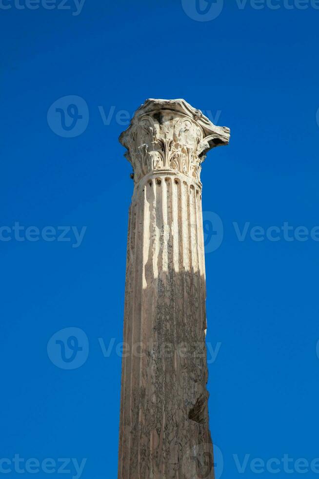 ruïnes van de hadrian bibliotheek Bij de centrum van de Athene stad in Griekenland foto