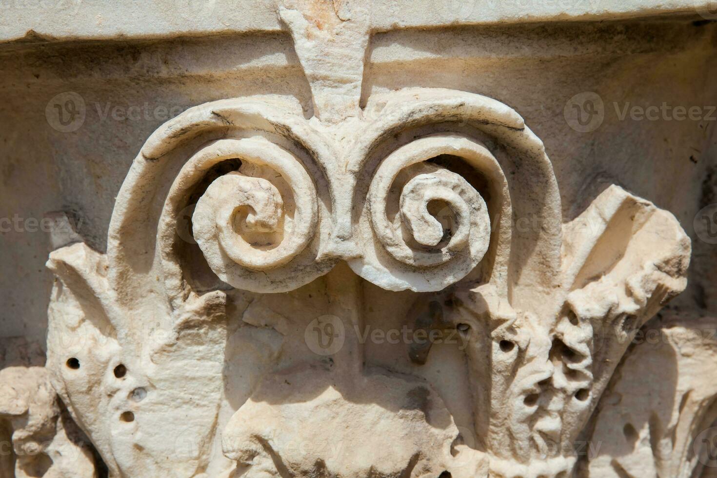 detail van de houtsnijwerk Bij de oude ruïnes Aan de Romeins agora gelegen naar de noorden van de acropolis in Athene foto