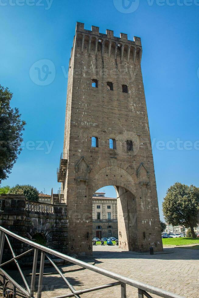 toren van san niccolo een poort gebouwd Aan 1324 net zo een verdediging toren gelegen in piazza poggi in Florence foto