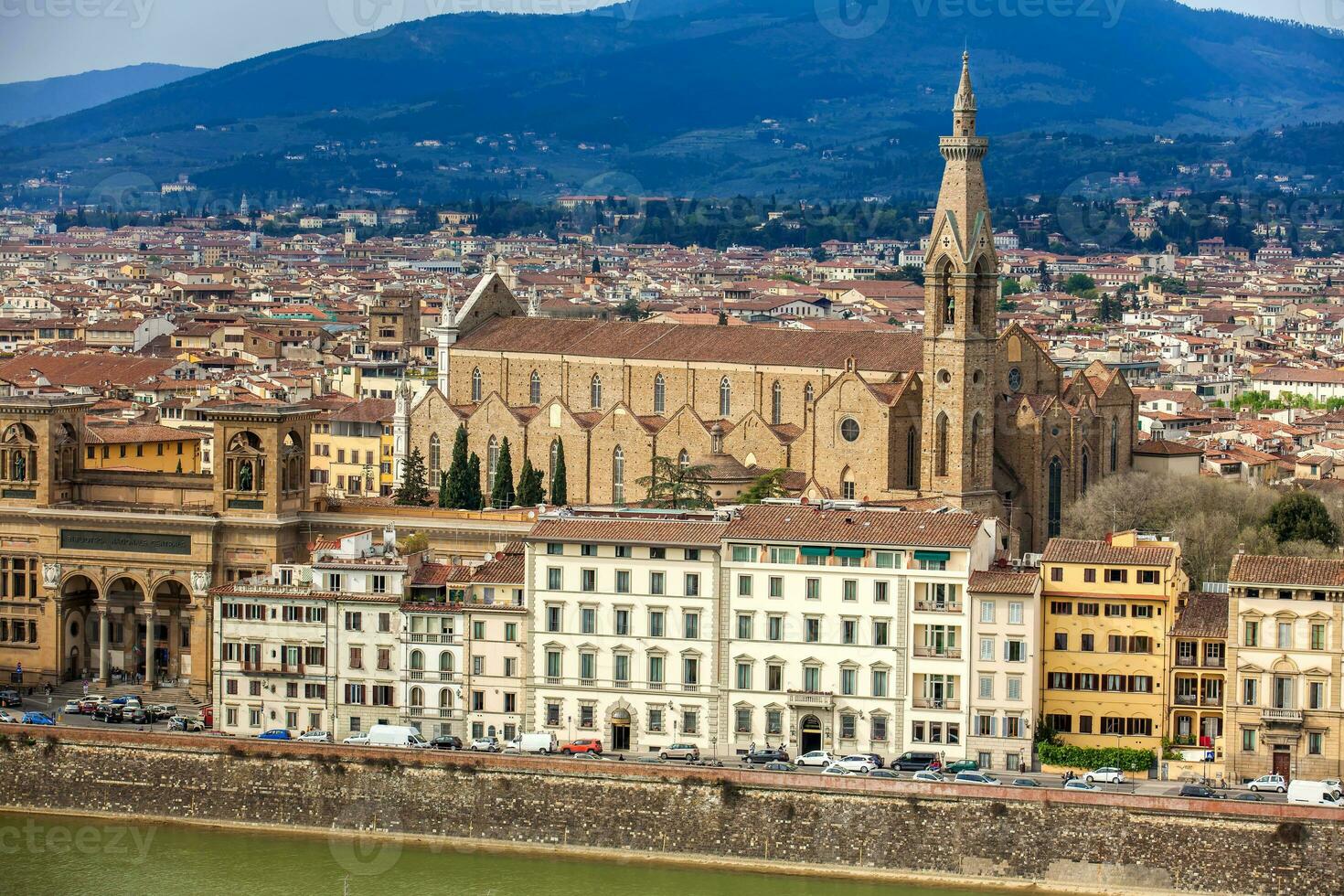 visie van de mooi basiliek di de kerstman Croce en de stad van Florence van michelangelo plein foto