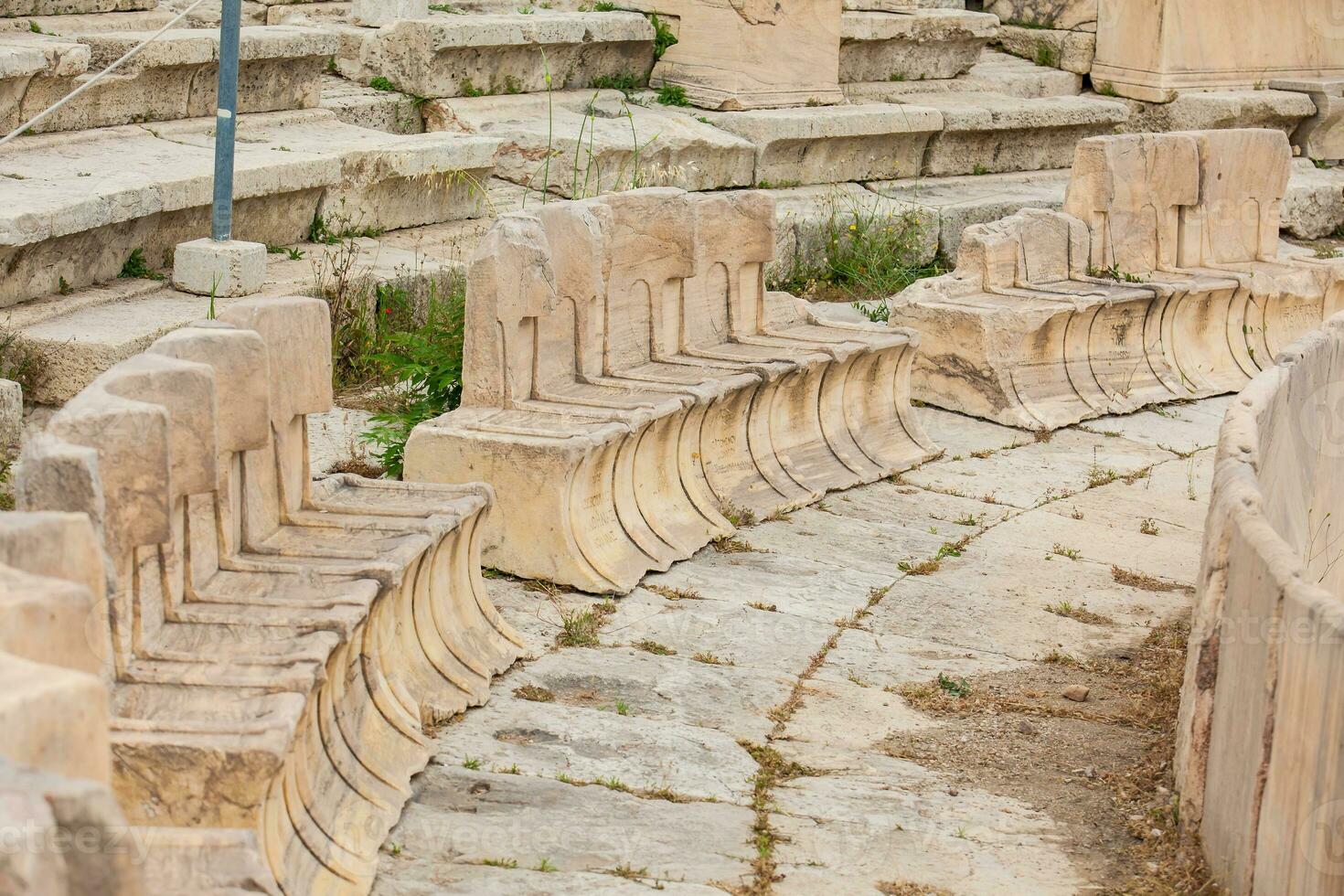 detail van de zitplaatsen Bij de theater van dionysus eleuthereus de majoor theater in Athene gedateerd naar de 6e eeuw bc foto