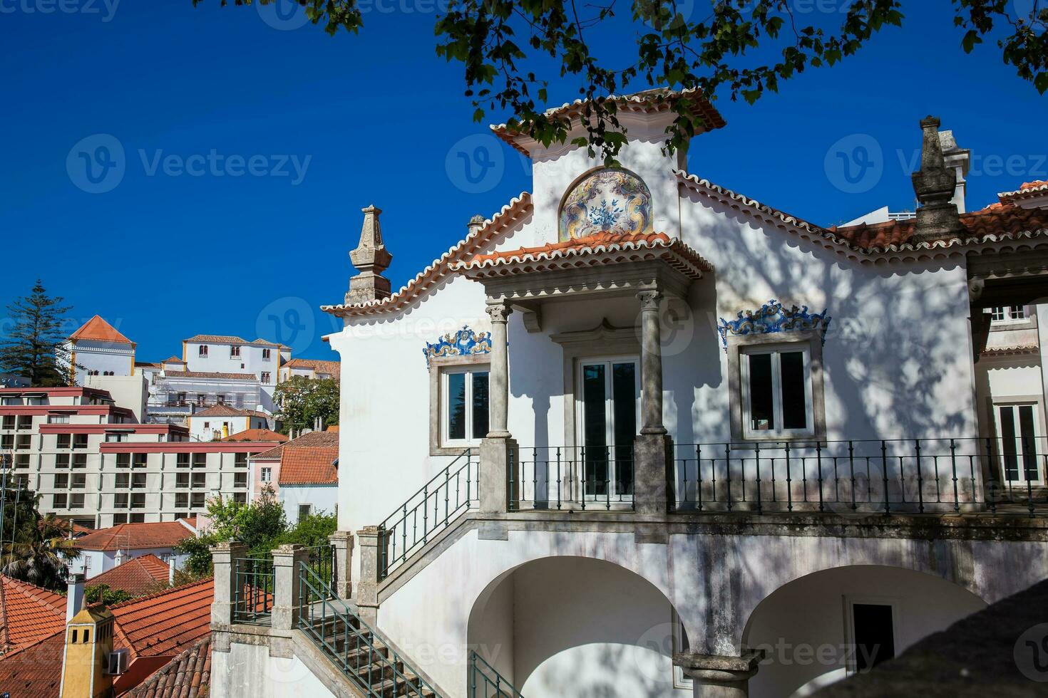 visie van de stad van sintra in een mooi vroeg voorjaar dag foto