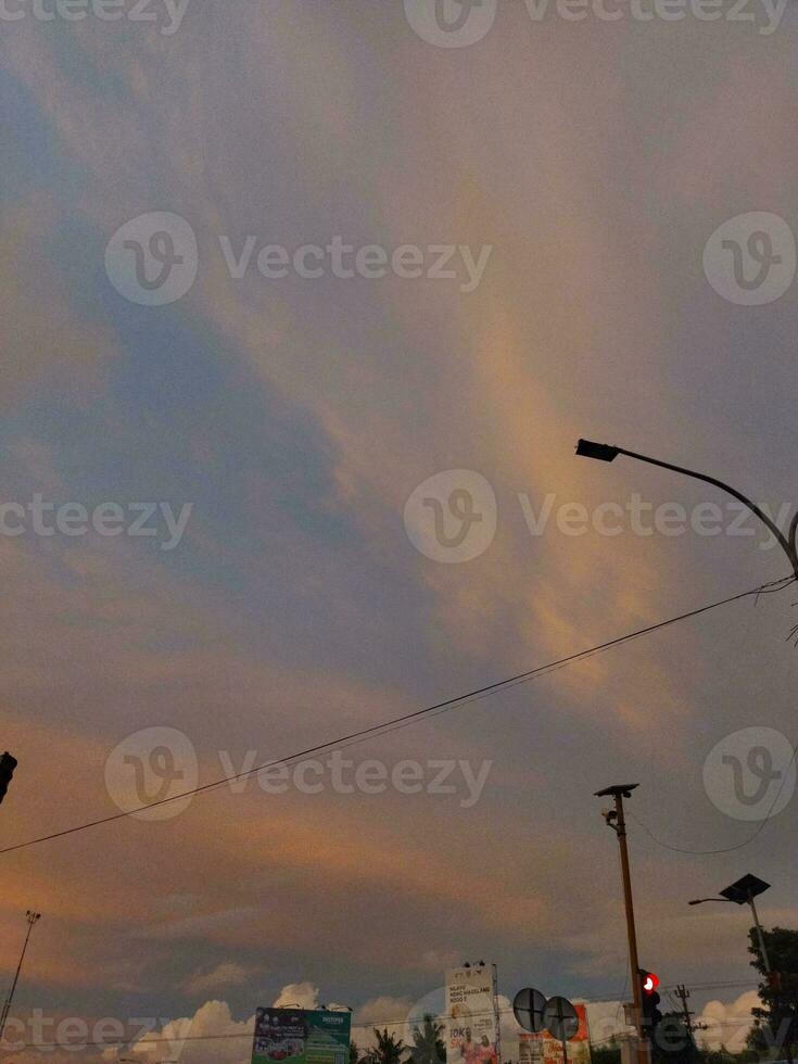 zonsondergang in Indonesië foto