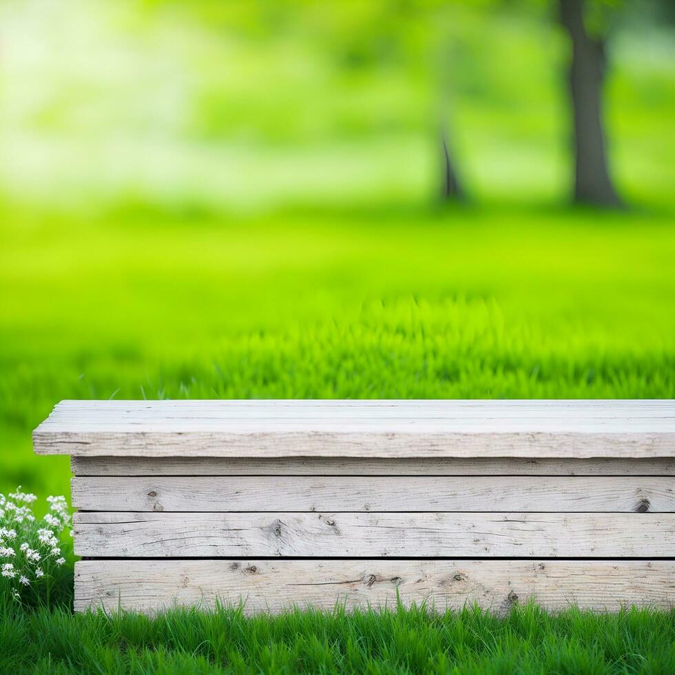 leeg houten tafel met wazig groen tuin achtergrond. voor Product Scherm. ai gegenereerd foto