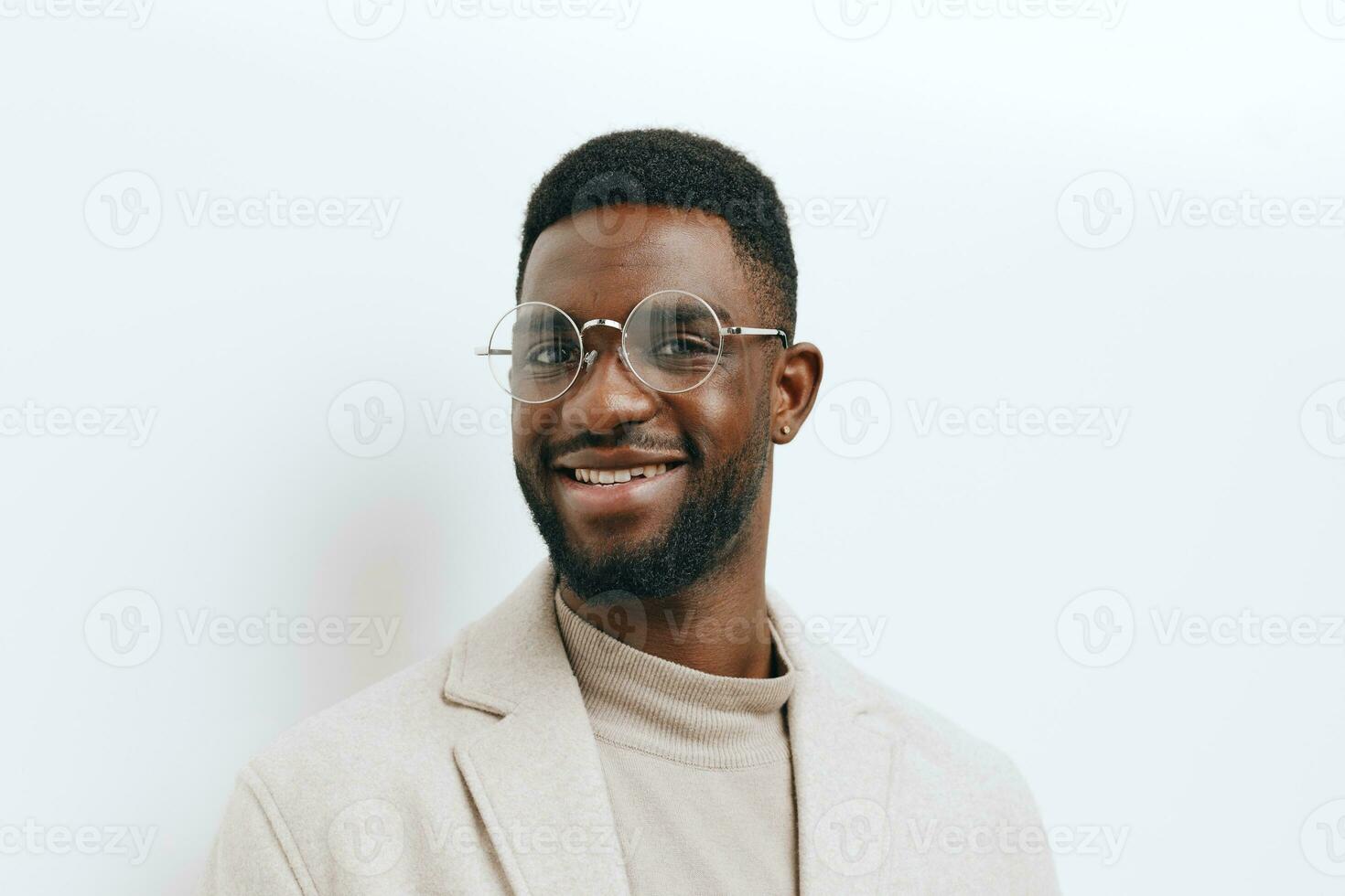 beige Mens zwart stijl Amerikaans bril elegant mode Afrikaanse portret jasje model- foto