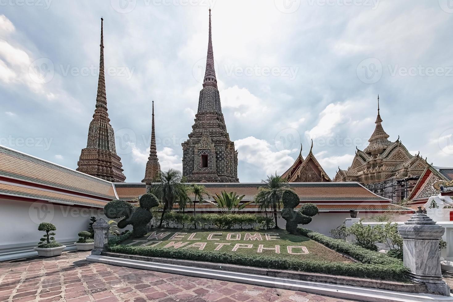 wat pho tempel in bangkok thailand foto