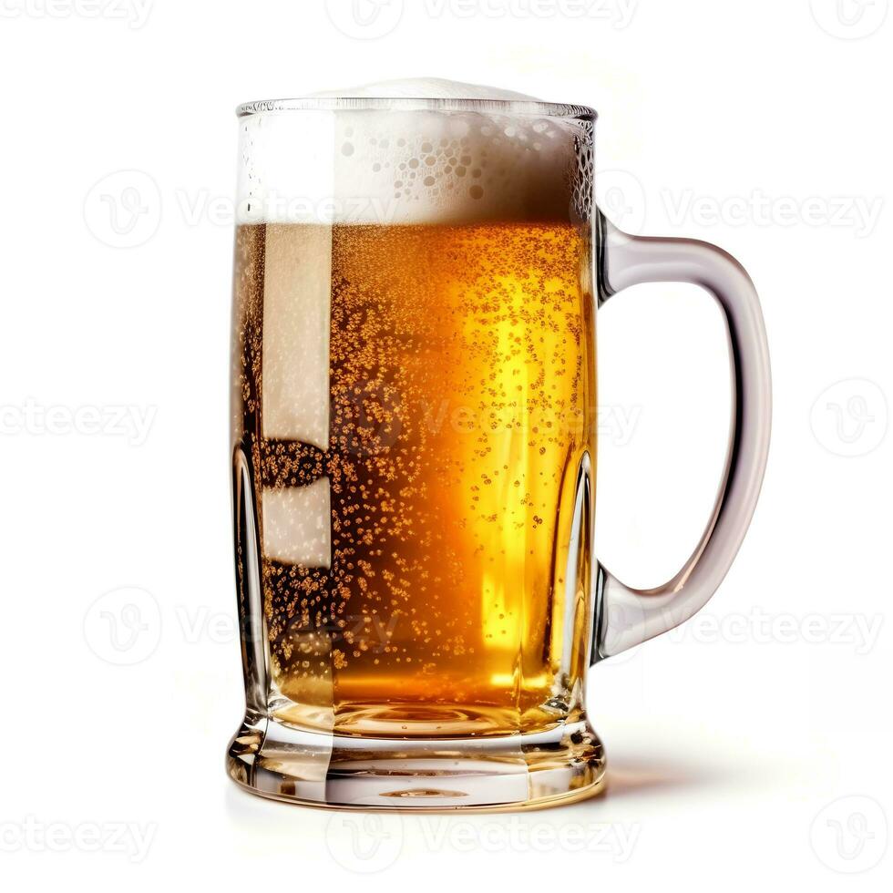 glas mok met bier Aan wit achtergrondgeluid ai gegenereerd foto
