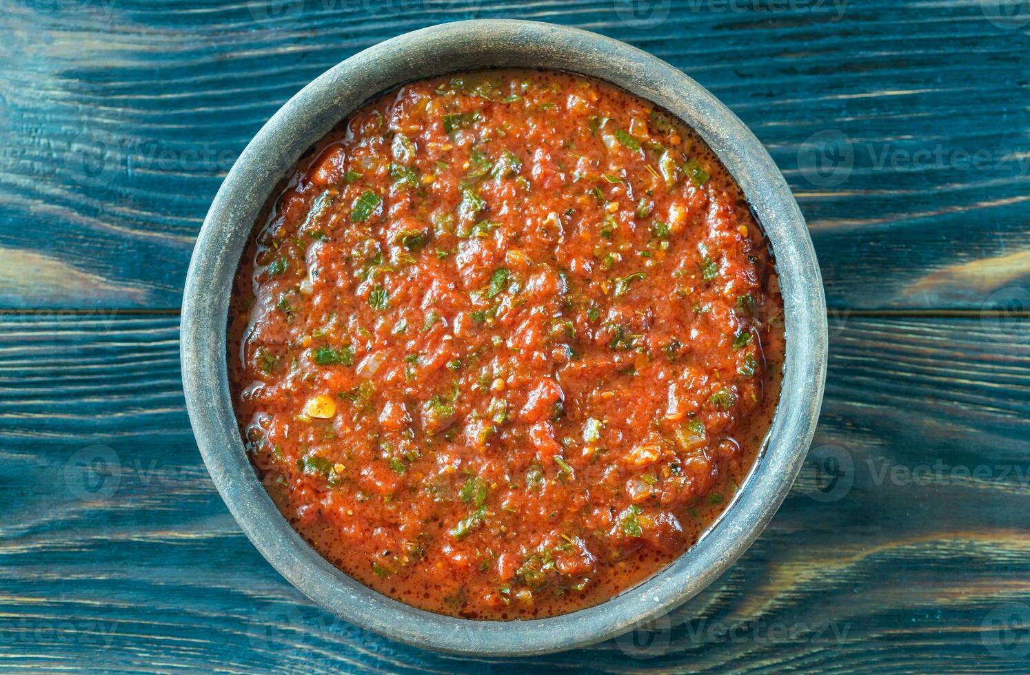 kom van Marinara - Italiaans tomaat saus foto