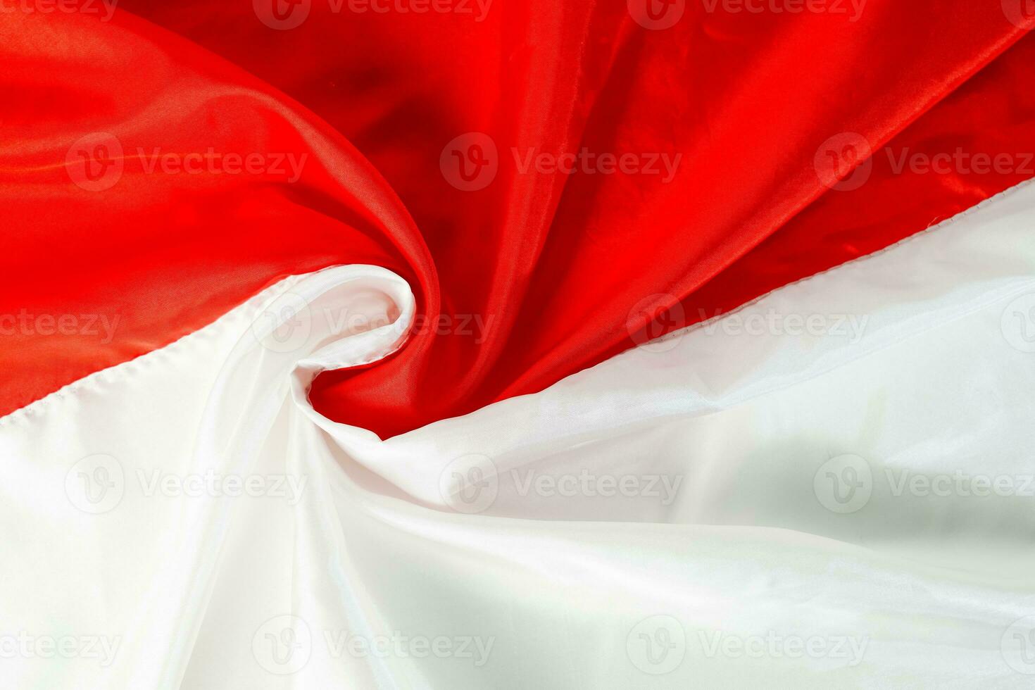 lint, rood en wit vlag van Indonesië onafhankelijkheid dag augustus 17e, ik liefde Indonesië, geïsoleerd Aan wit achtergrond foto