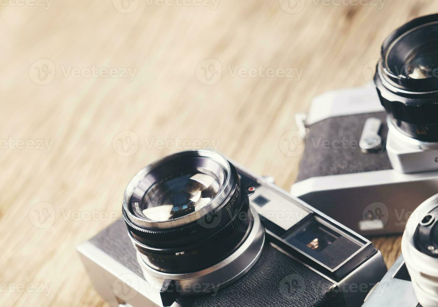 wijnoogst oud film camera Aan hout bord foto