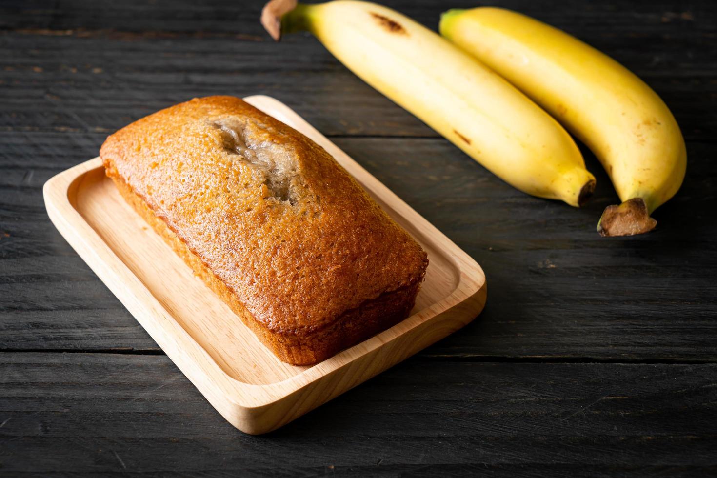 zelfgemaakt bananenbrood gesneden foto