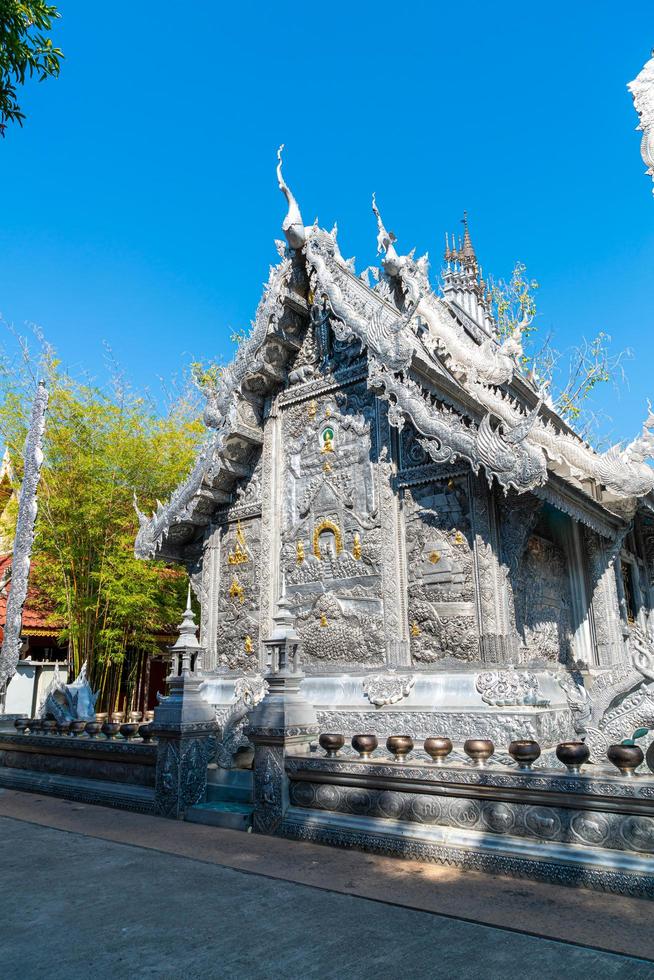 de zilveren tempel of wat sri suphan in de stad Chiang Mai in het noorden van Thailand foto