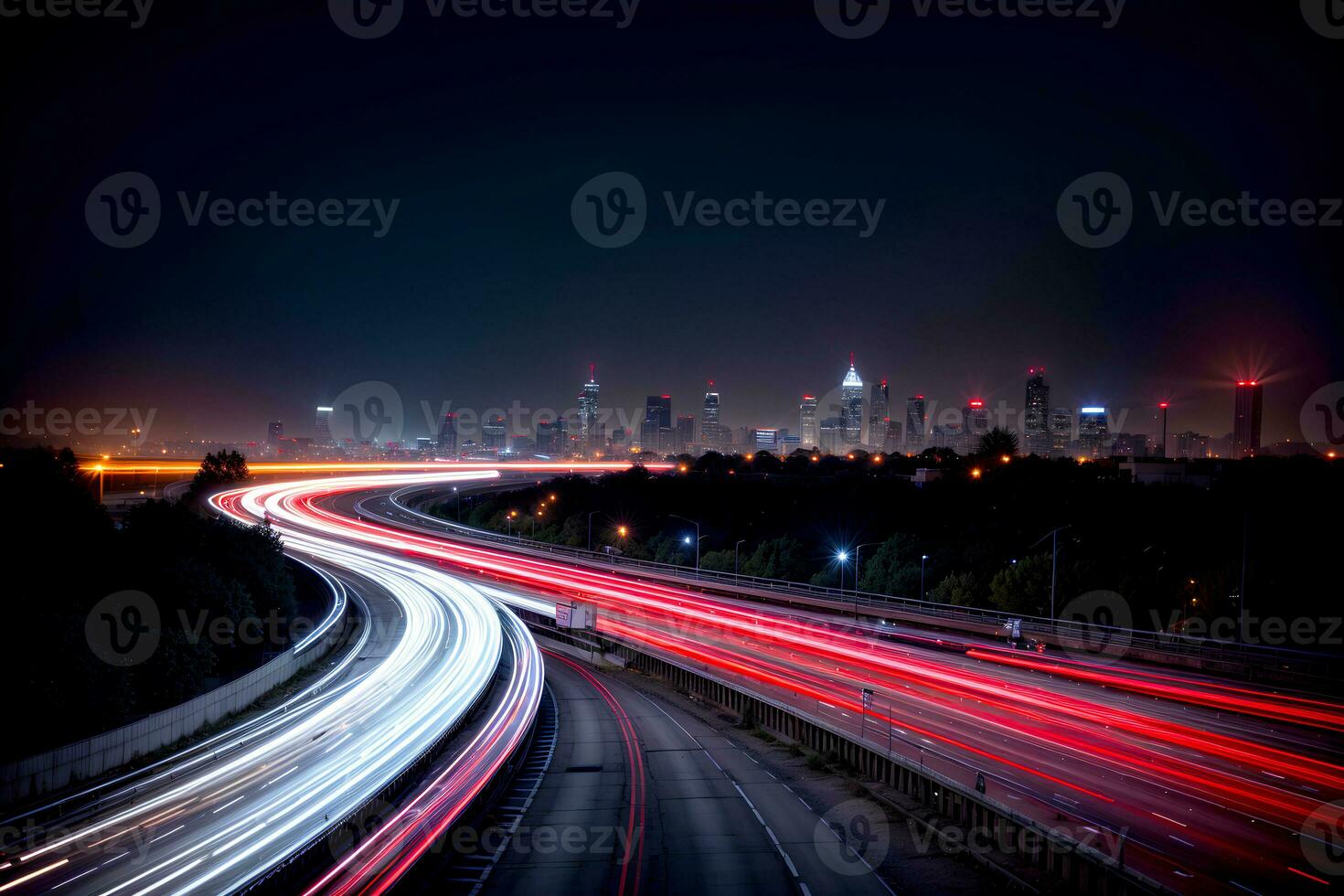 realistisch foto van snelweg licht trails met modern stad gebouw achtergrond