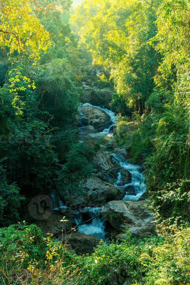 mae sa waterval in thailand thai foto