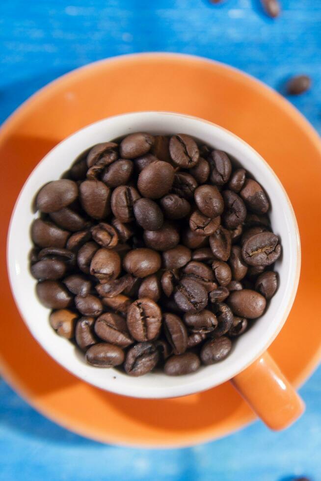 koffie bonen Aan blauw tafel top visie foto