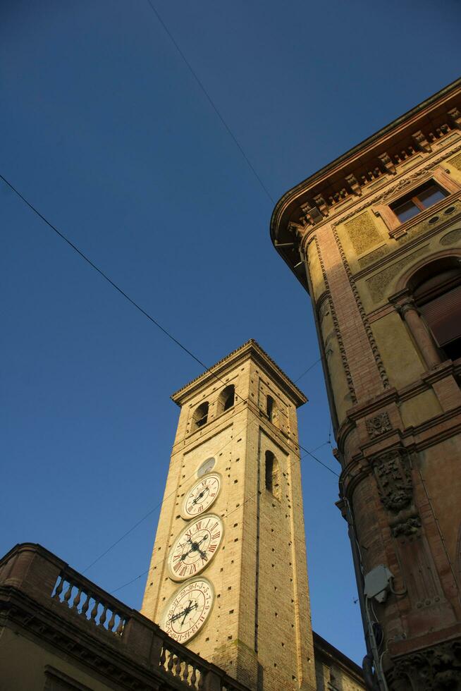 tolentino, de toren van horloges foto