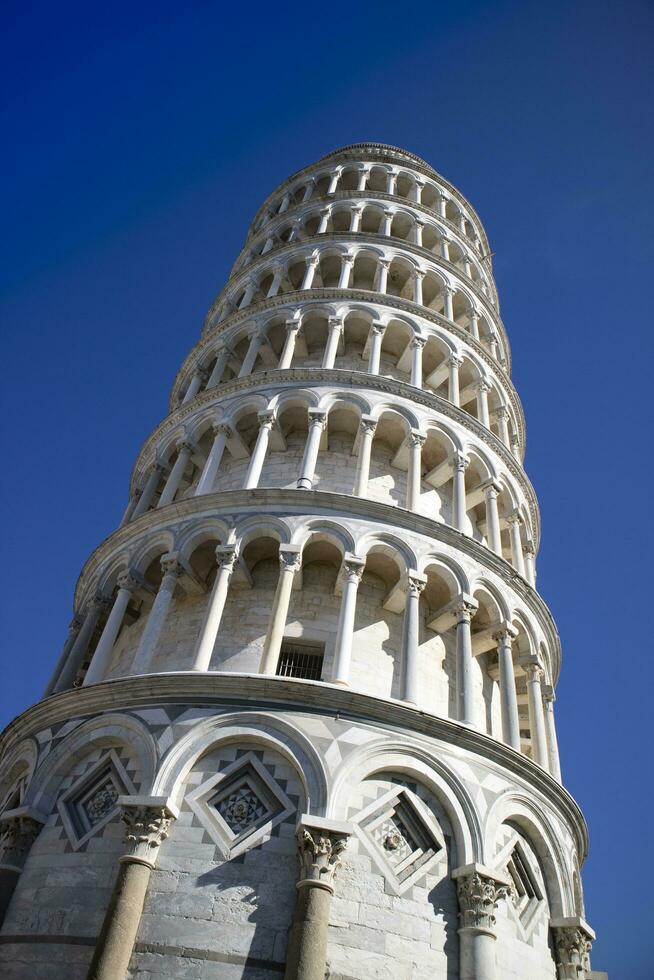 de leunend toren van Pisa foto