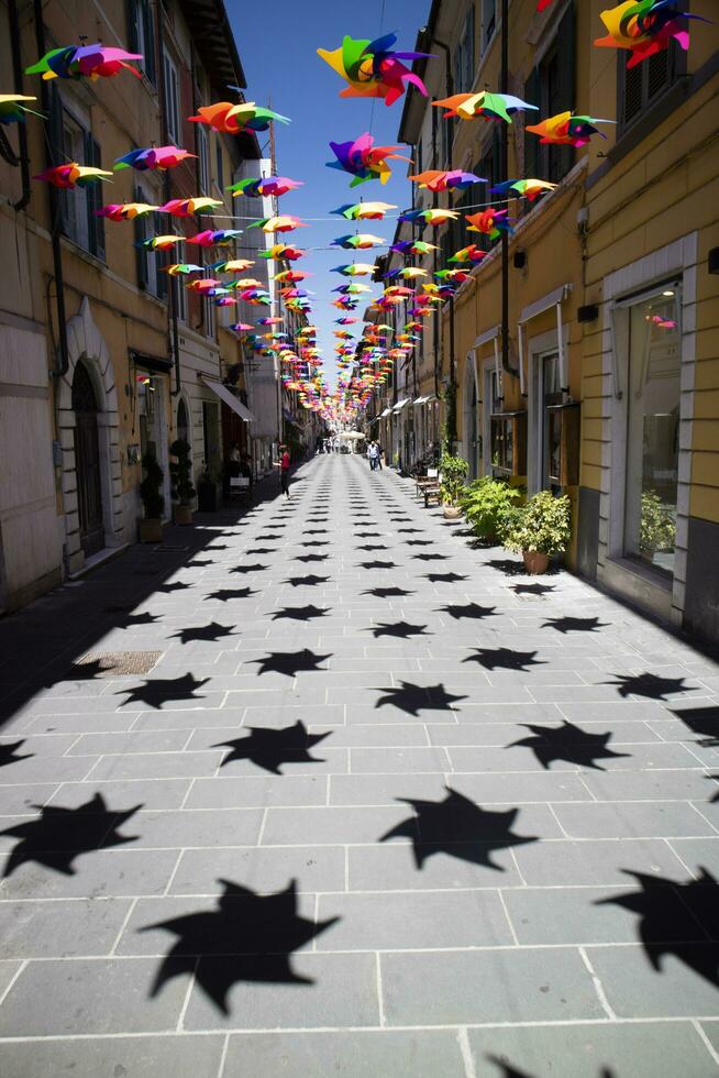 pinwheels naar kleur vroeg zomer in pietrasanta lucca Toscane foto