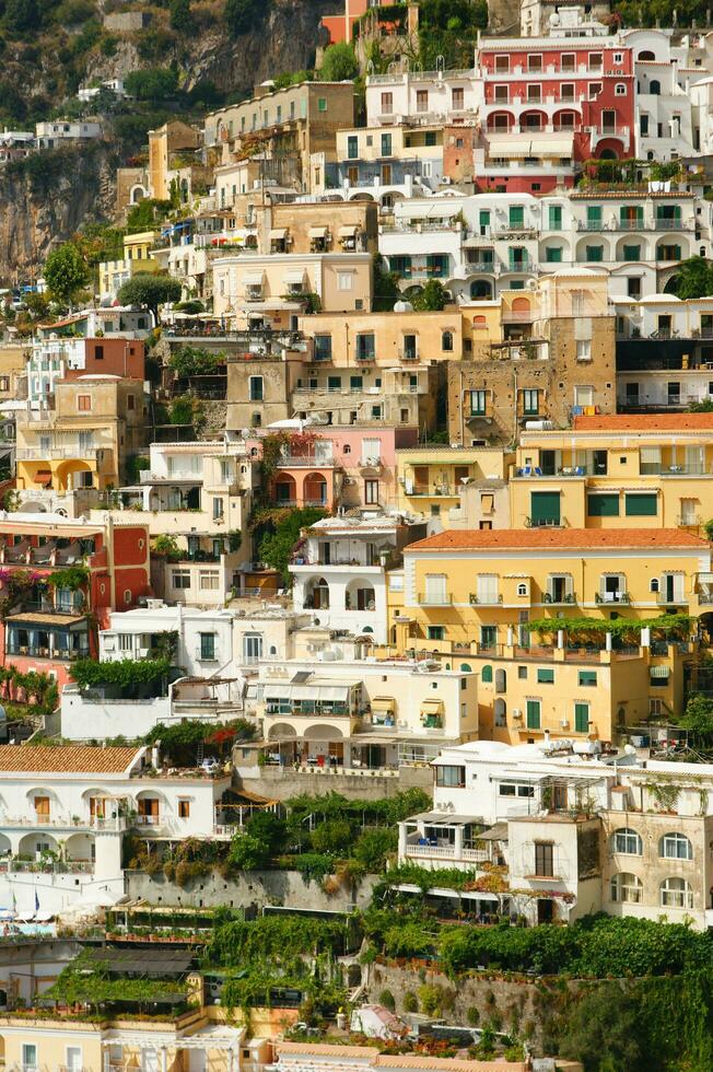 panoramisch visie van de dorp van positano Napels Italië foto