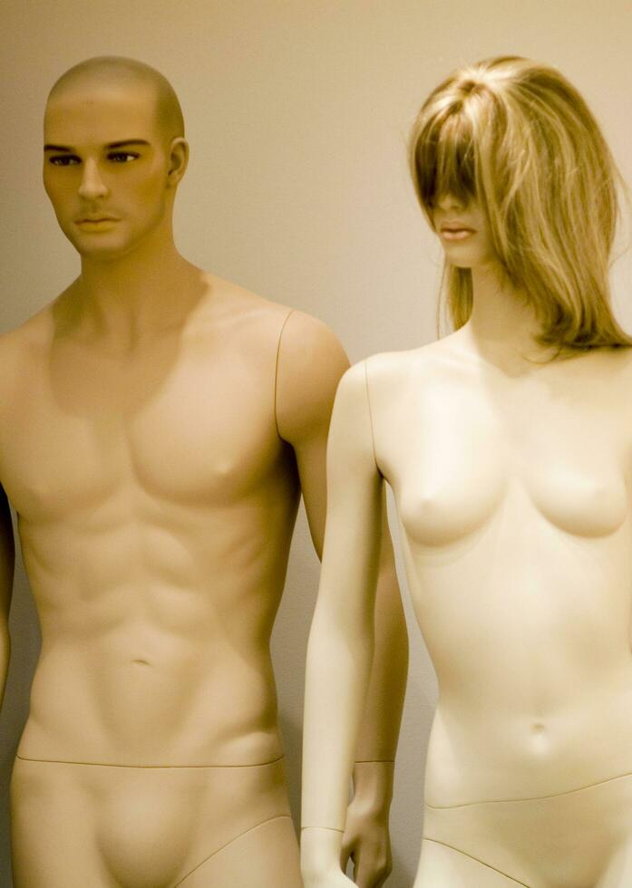 mannequin met Nee overhemd foto