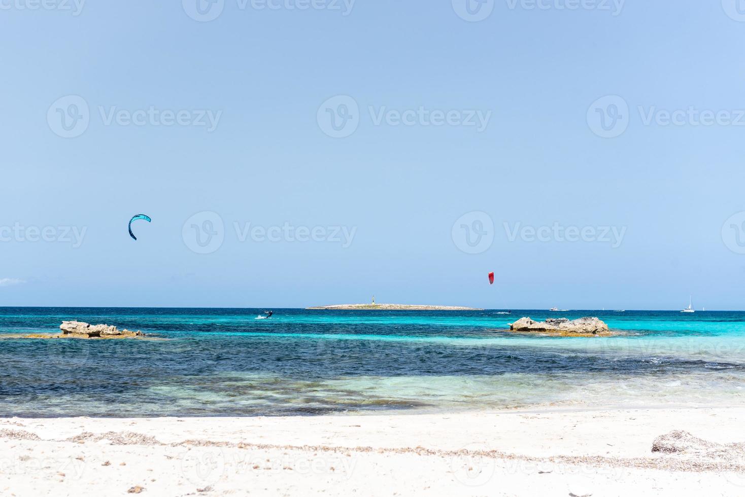 ses illetes strand in formentera, balearen in spanje. foto