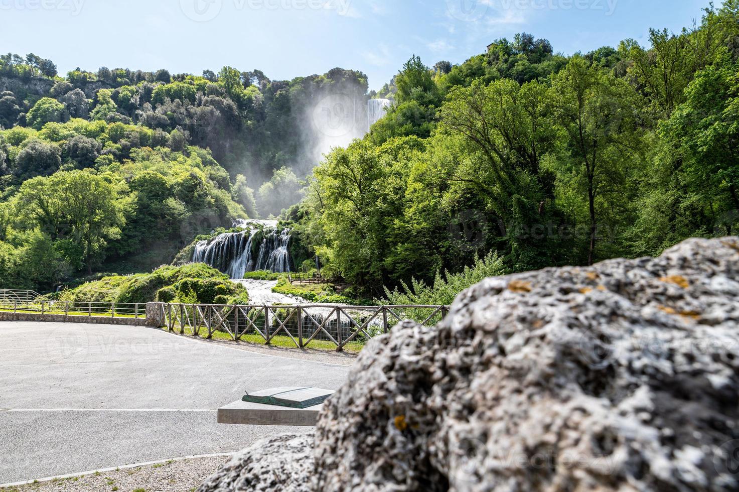 waterval van marmore open voor volledige stroom foto