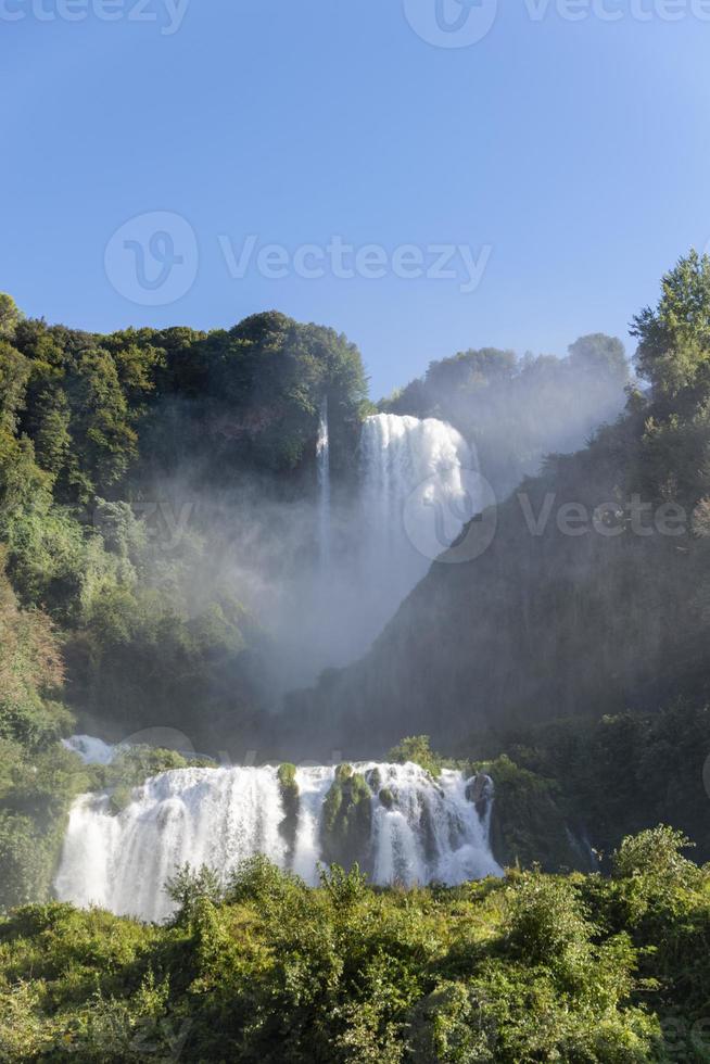 waterval van marmore in terni foto