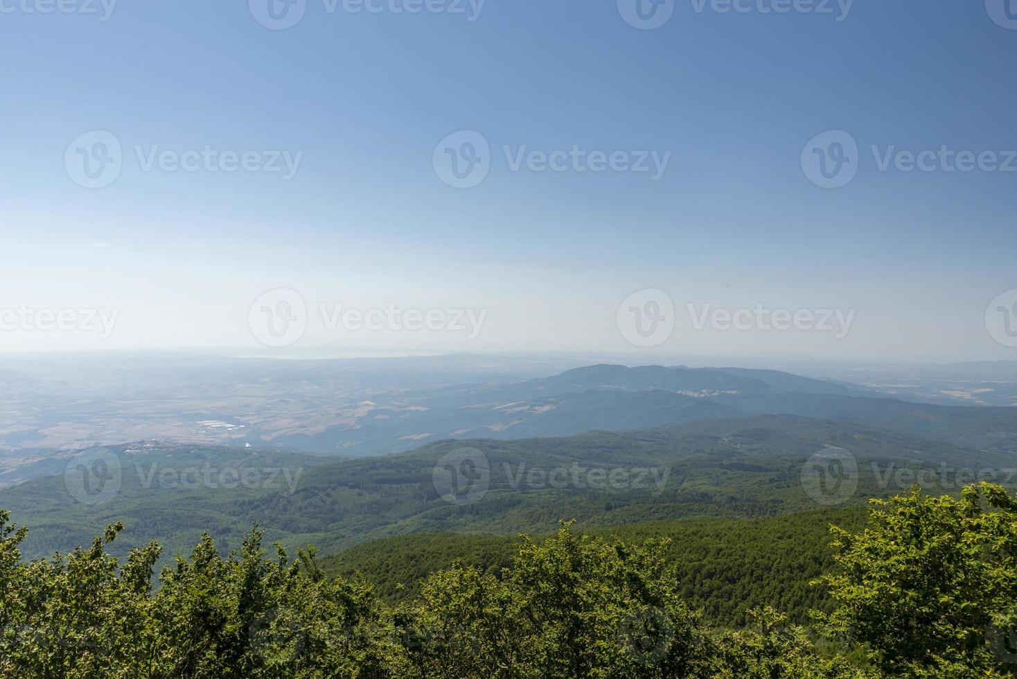 top van de berg amiata en zijn panorama foto