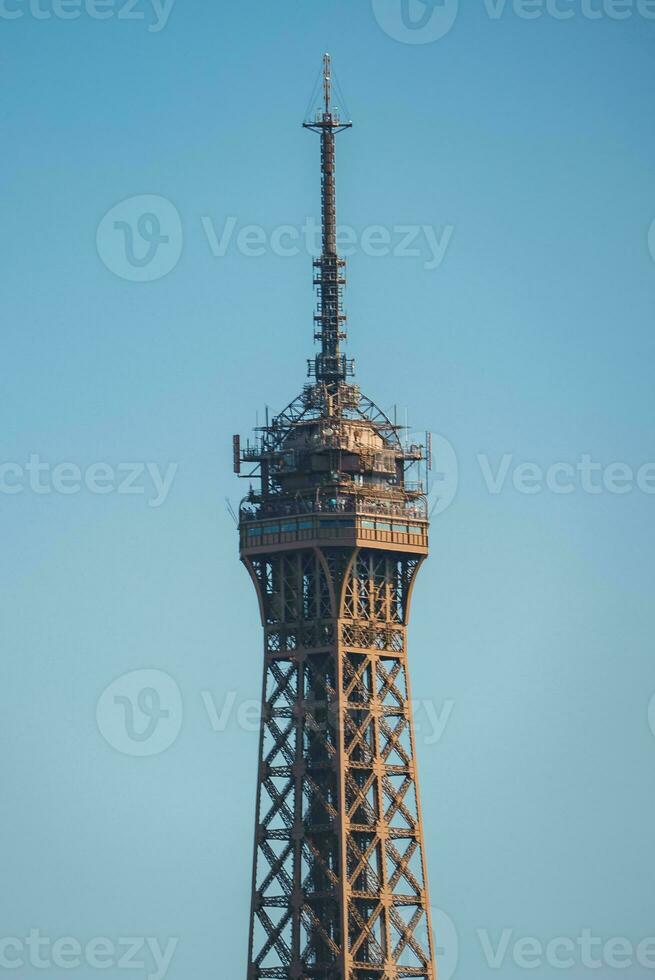 eiffel toren Aan een zonnig dag foto