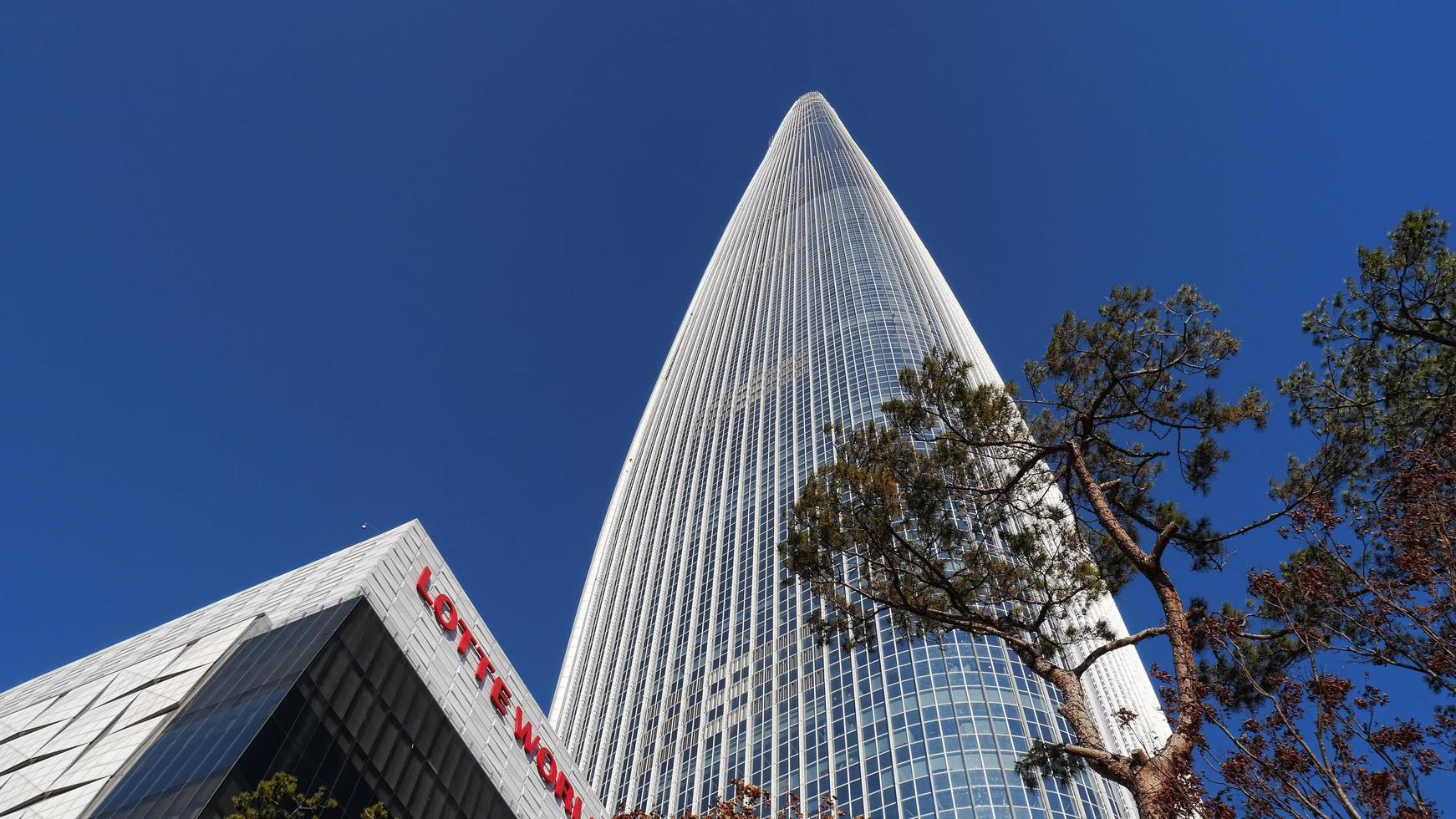 lotte wereld toren in seoul city, zuid-korea foto