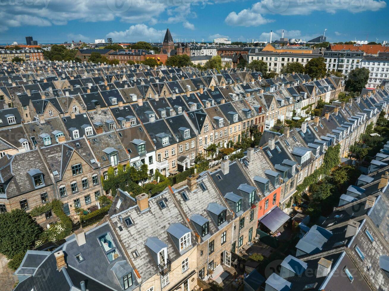 antenne visie van de daken van kartoffelraekkerne buurt, in oesterbro, Kopenhagen, Denemarken. foto