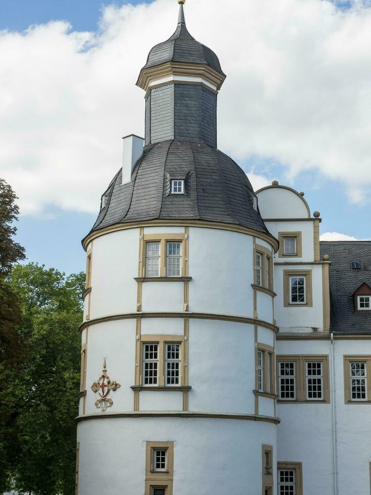 wit kasteel in de buurt paderborn in Duitsland foto