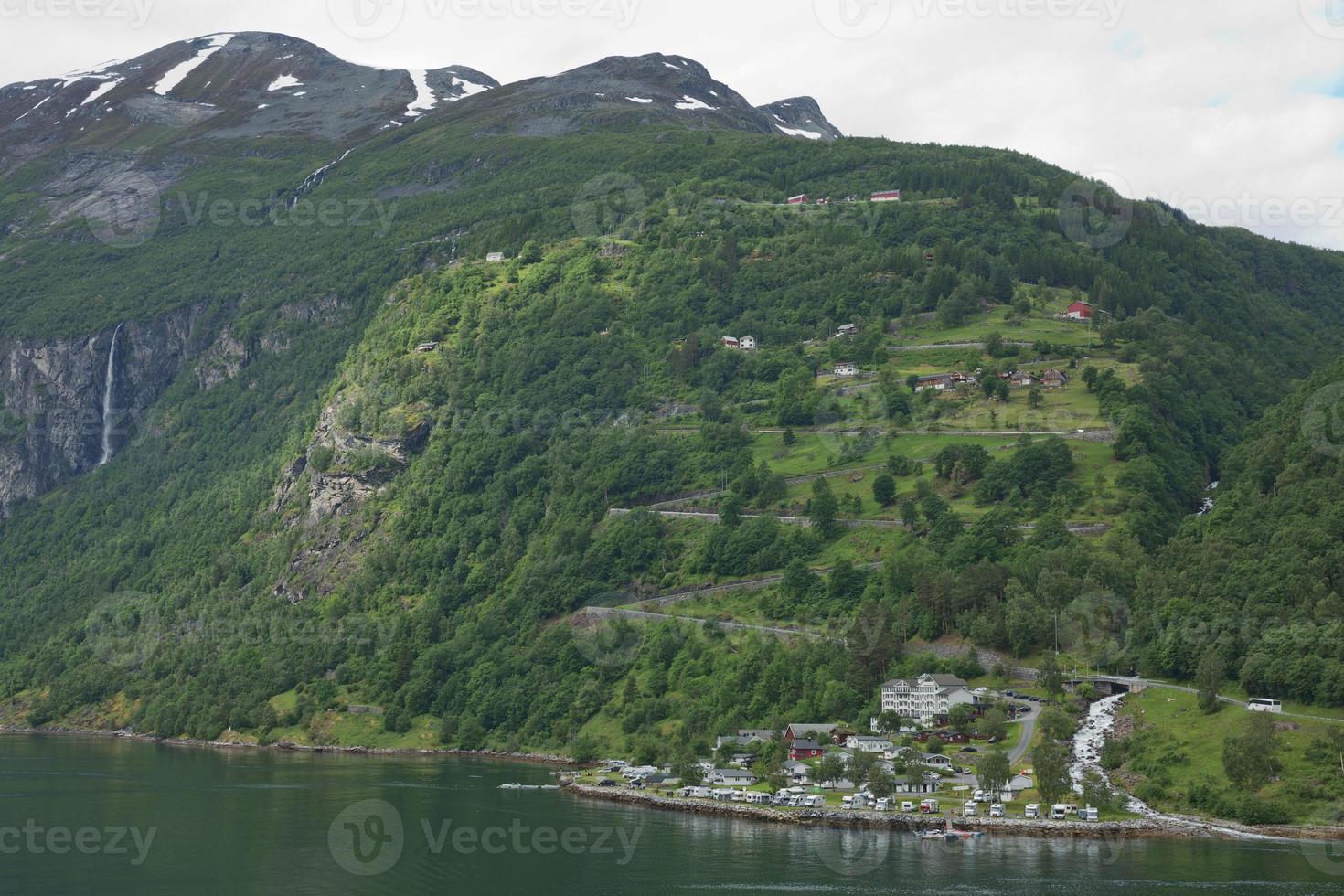 landschap bij geiranger fjord in noorwegen foto