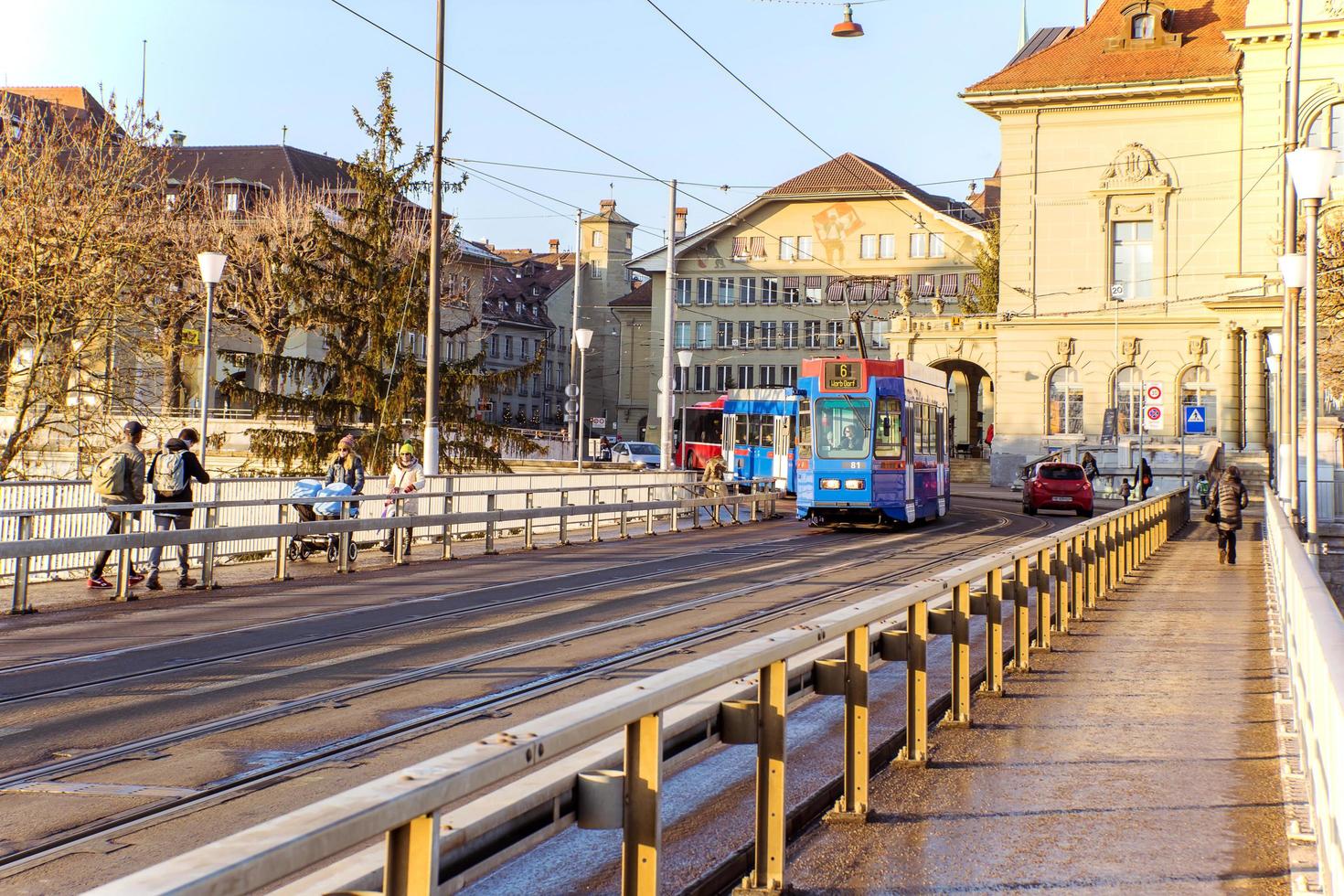 elektrische tram in bern, zwitserland foto