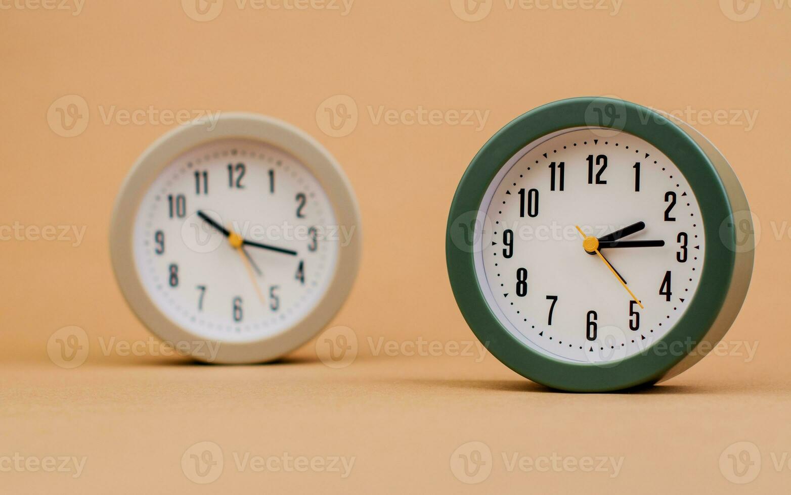 alarm klok vertellen tijd herinnering werken met tijd bedrijf afspraak schema nauwgezetheid tijd concept foto