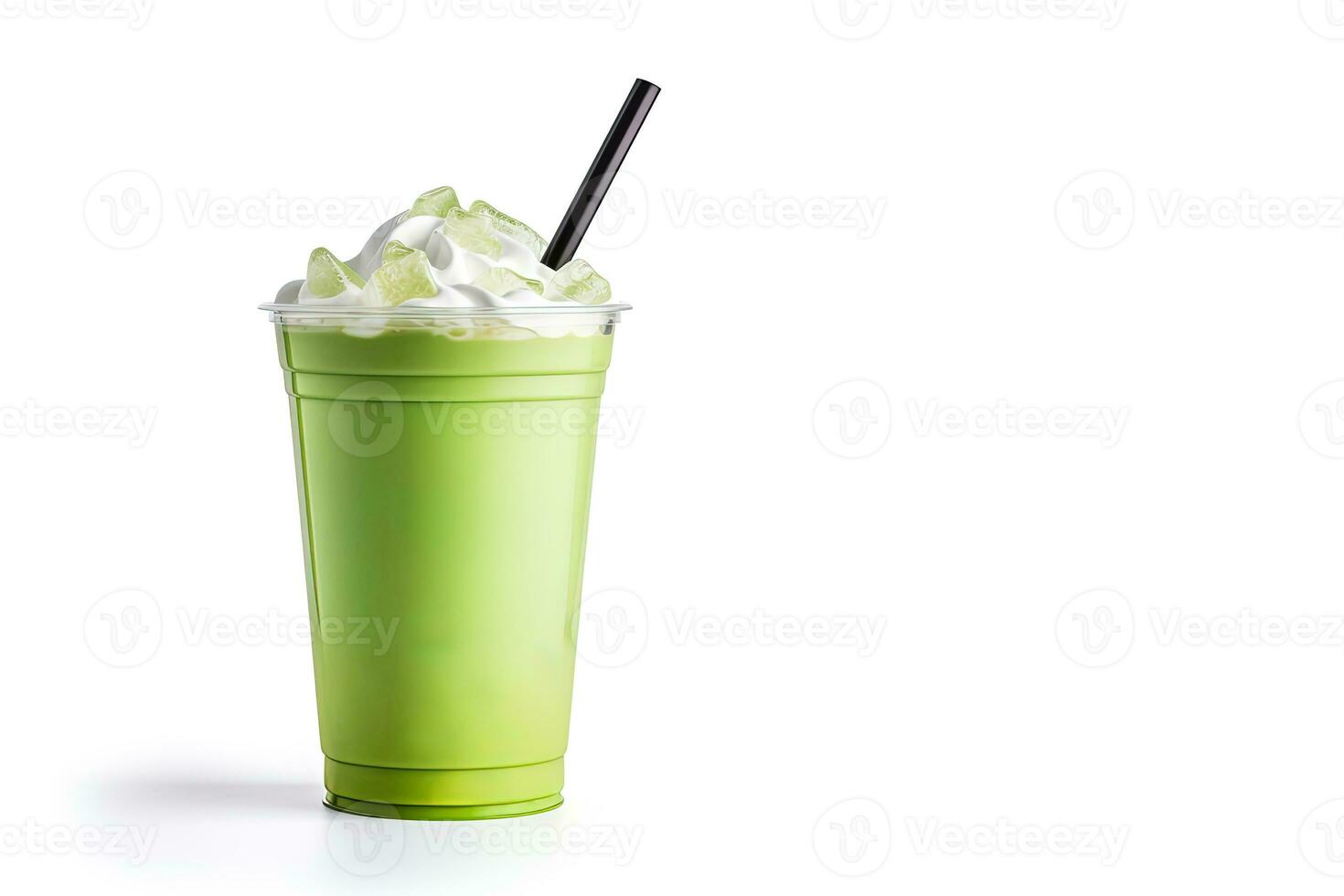 groen thee frappucino met geslagen room in een meenemen kop geïsoleerd Aan wit achtergrond met kopiëren ruimte. ai gegenereerd foto