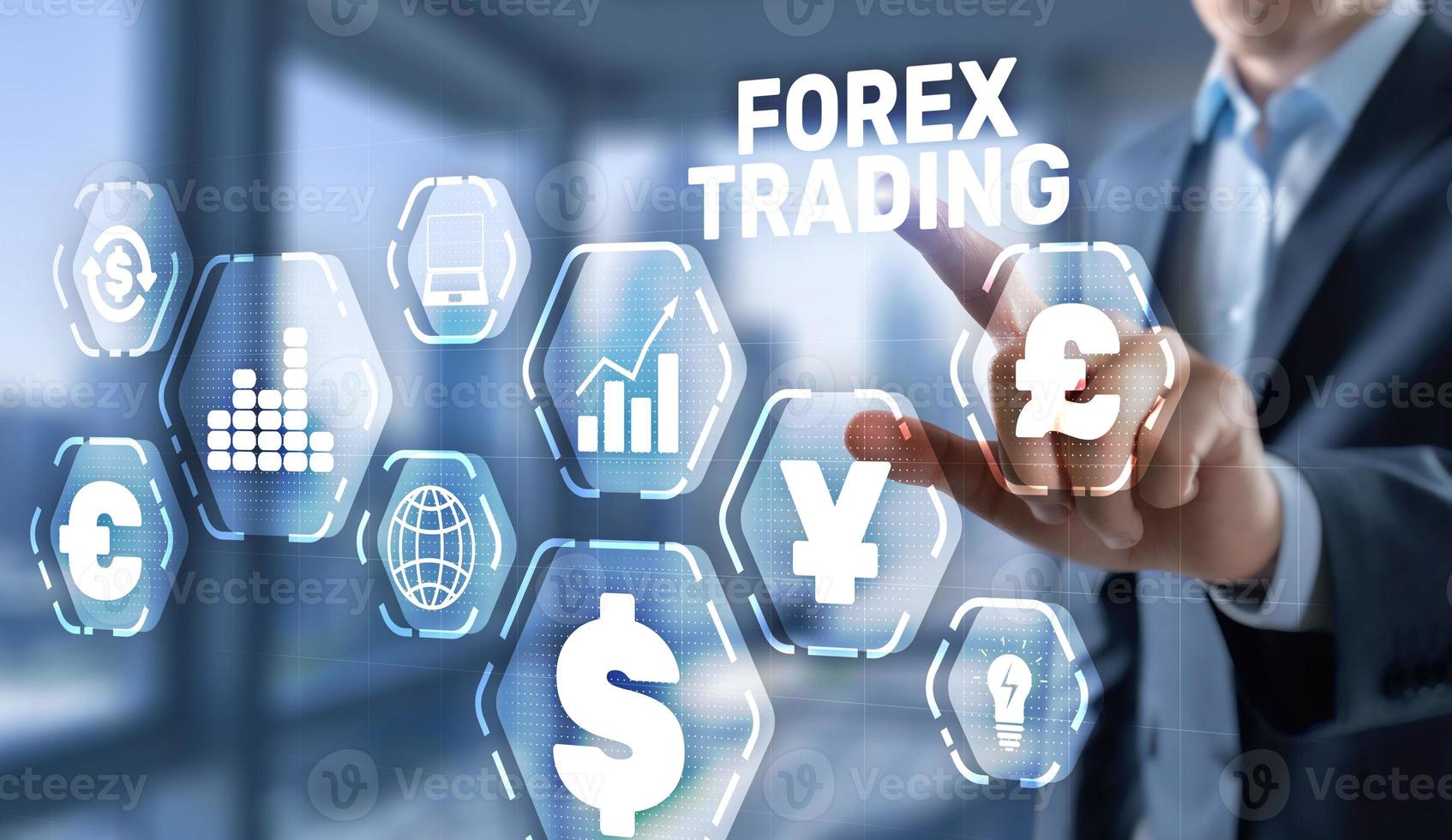 man in een jasje klikt op een virtueel scherm inscriptie forex trading foto