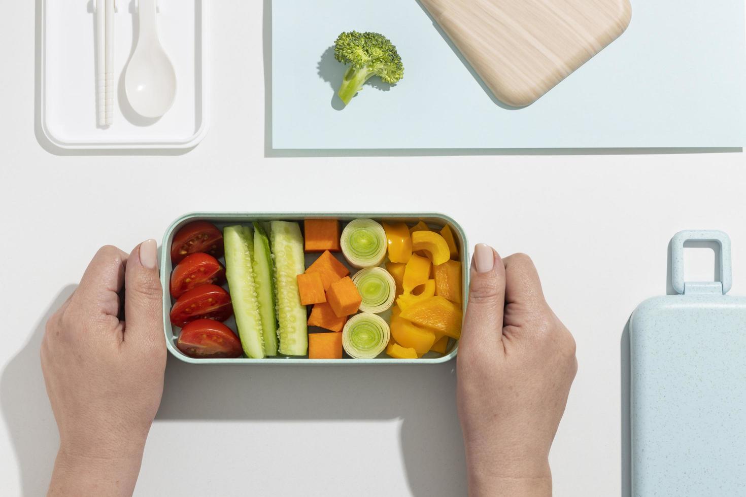 bovenaanzicht samenstelling eten japanse bento box foto